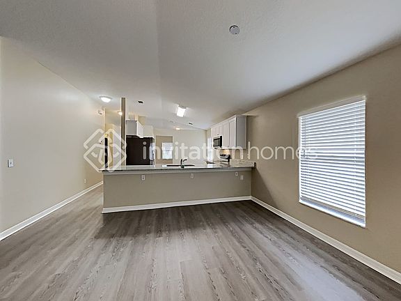 5th image of 3977 Montesino Dr