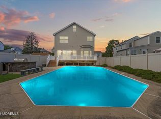 52 2nd St, Keyport, NJ 07735