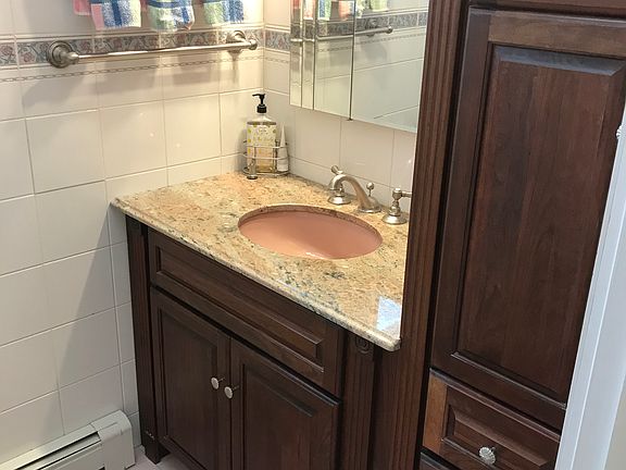 4th image of 46 Forest Dr