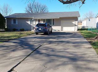 724 Kennebec St, Burlington, KS 66839