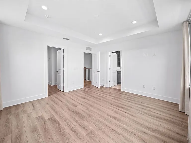 1856 Crowncrest Dr — Photo 31