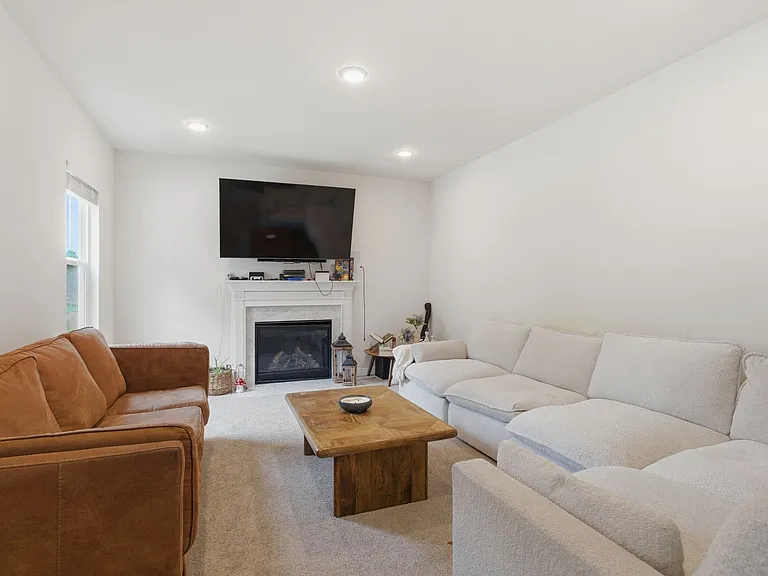 1101 Knobcrest Ct — Photo 12