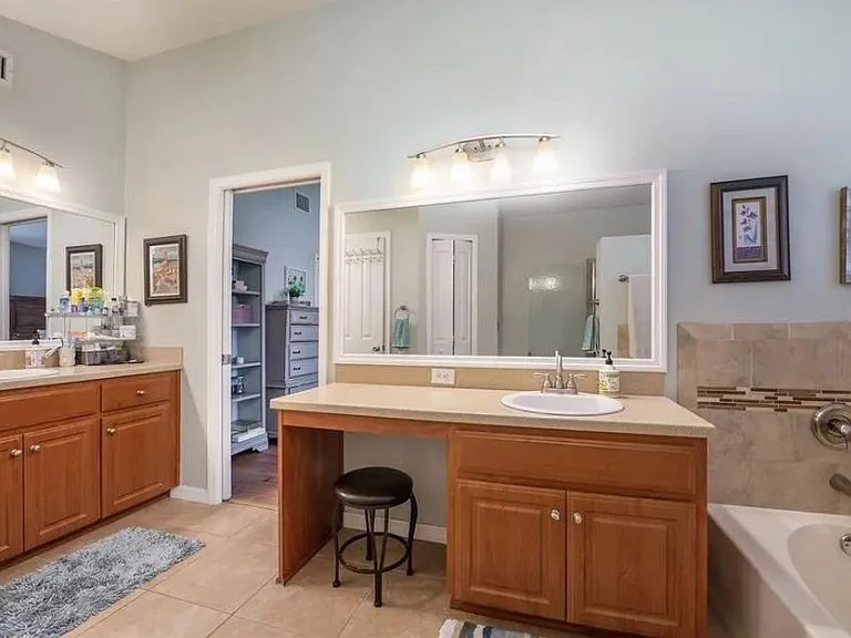 1247 Maximilian Dr — Photo 11