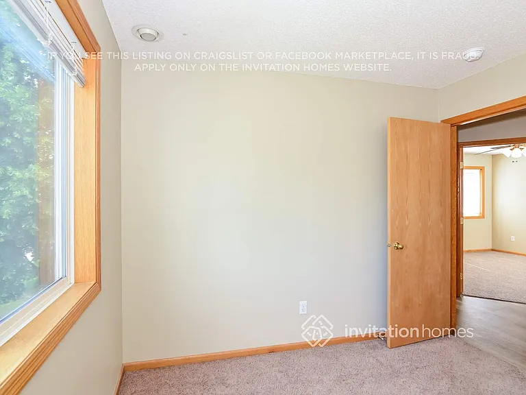 2243 Belfast St W — Photo 15