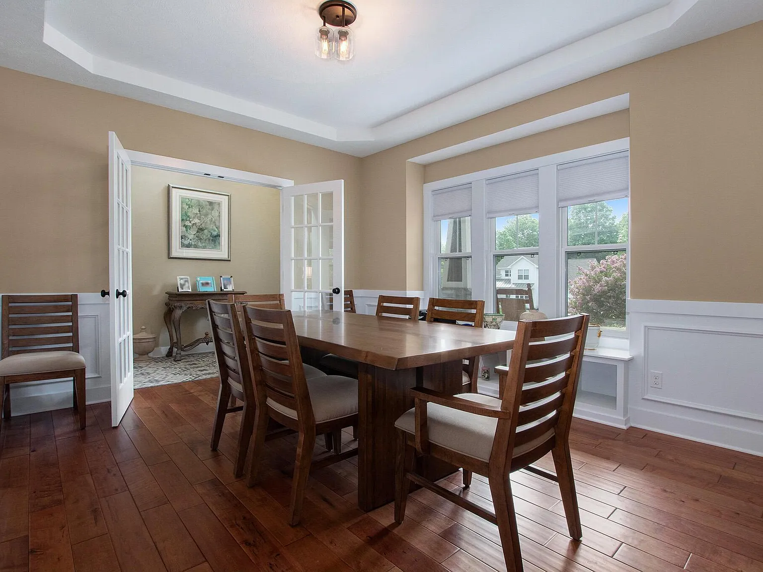 5 bed, 3906 sqft, $3,650 — Photo 3
