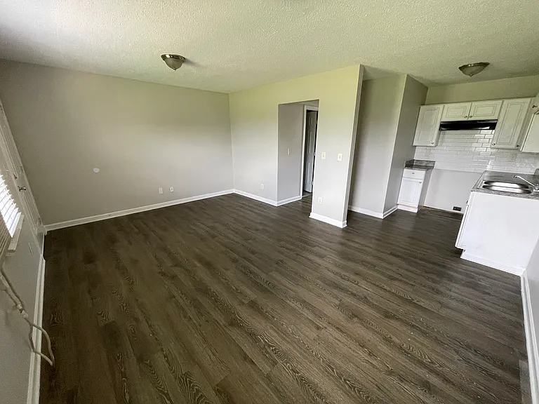 University Crossings Apartments — Photo 20