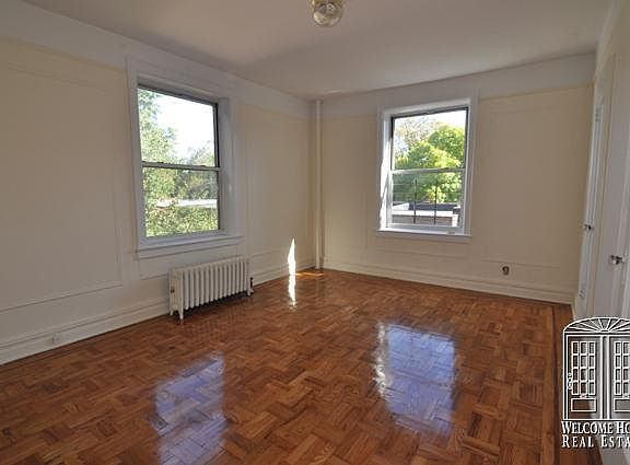 3rd image of 4129 46th St APT 3M