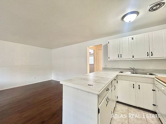 4th image of 122 W Ida Ave APT 3