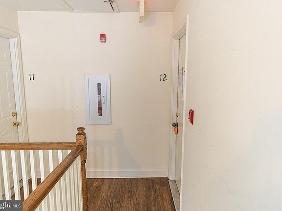 5th image of 800 Travers St #12
