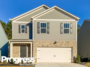 1102 Shadow Glen Dr, Fairburn, GA 30213