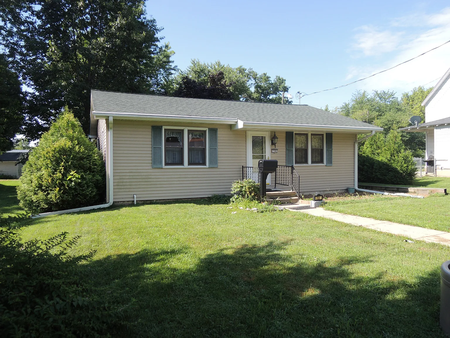 706 Ward St photo 1