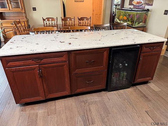 5th image of 302 Walters Ln