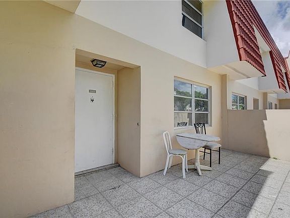 Home For Sale In Inverrary