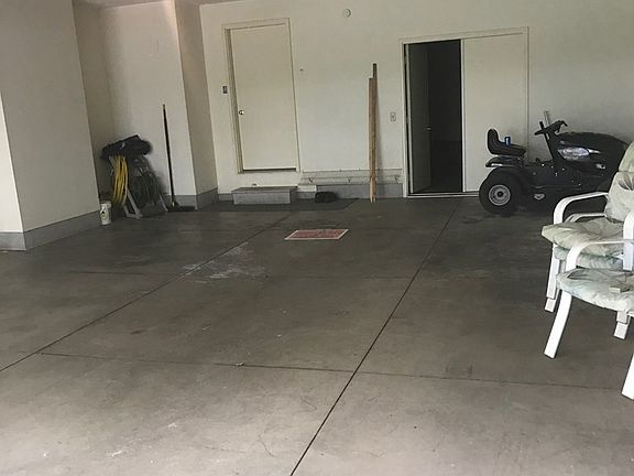 2nd image of 415 Lakeshore Dr