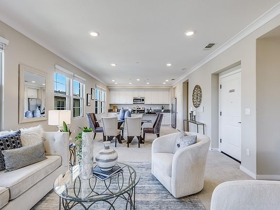 4th image of 1089 Dewberry Pl Unit 402