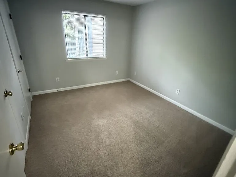 4554 N New Hope Rd — Photo 4