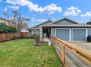 750 68th St, Springfield, OR 97478