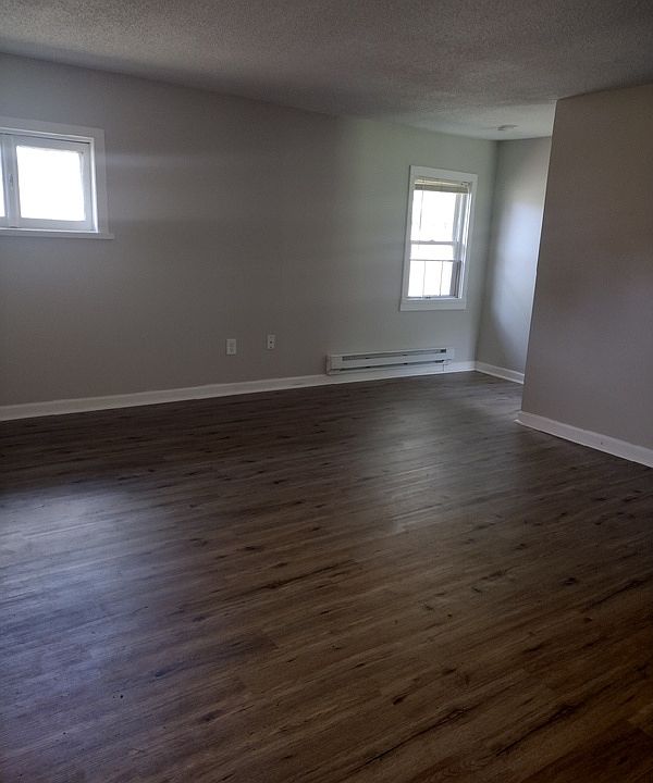 2nd image of 5127 Lee Rd #D