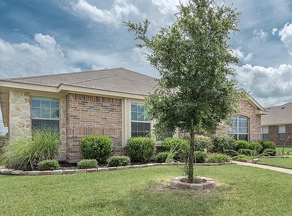 3rd image of 724 Palisades Dr