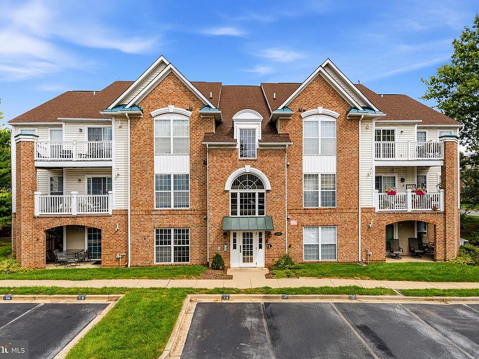 1st image of 2501 Coach House Way APT 3C