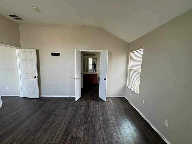 6911 Misty Meadow Ln — Photo 3