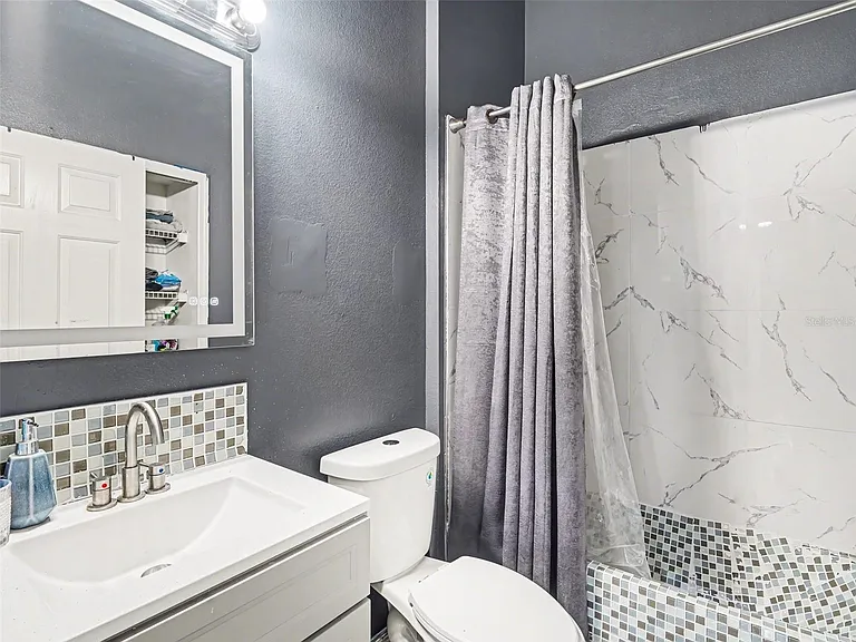 11702 Crest Creek Dr — Photo 4