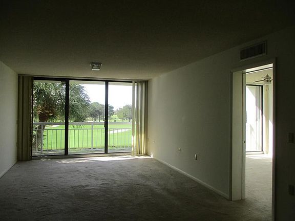 4th image of 2421 Village 306 Blvd