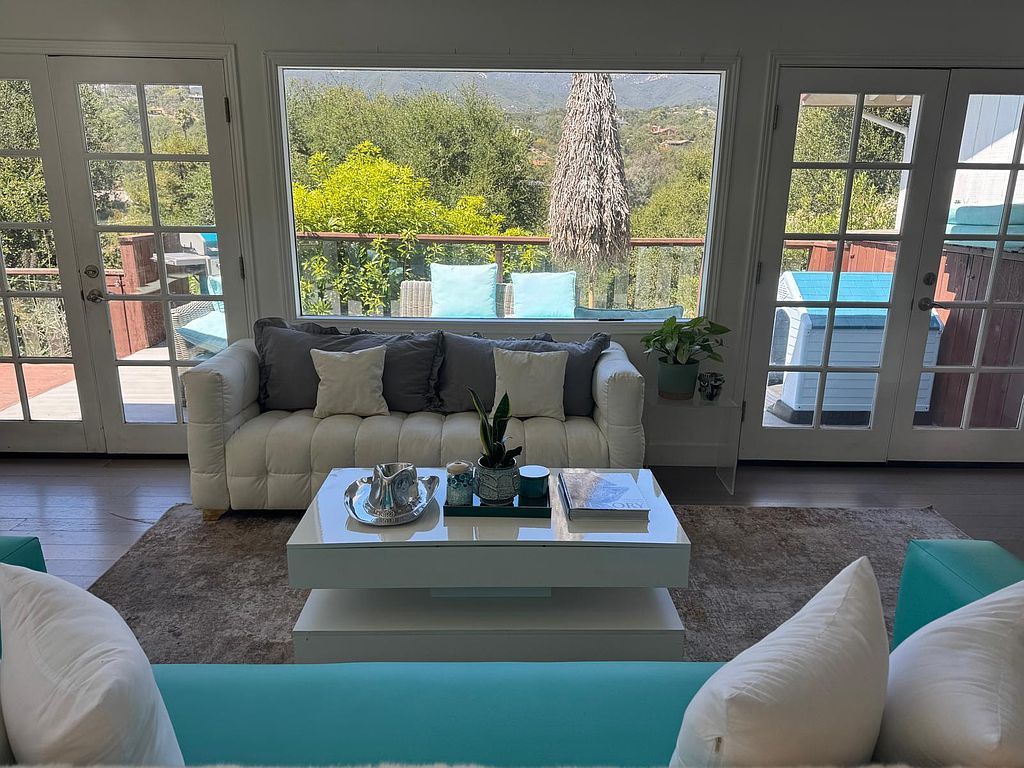 360 Mountain Dr - Property Image