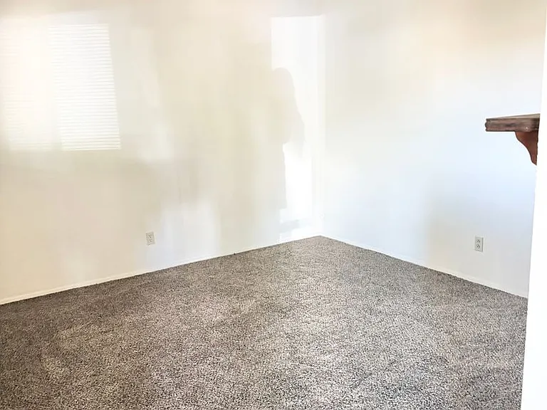 319 General Marshall St NE — Photo 6