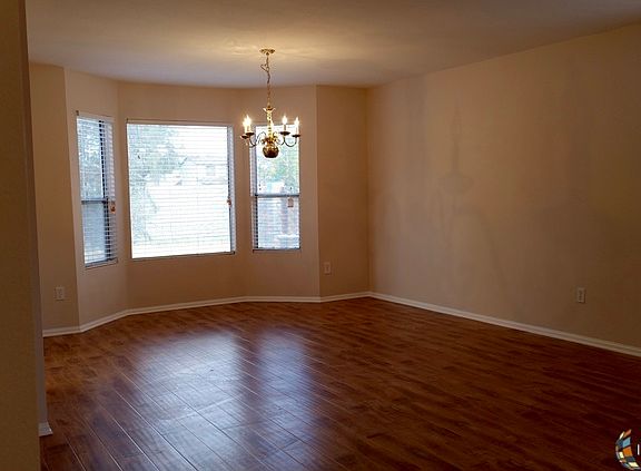 3rd image of 2510 W Hamilton Ave