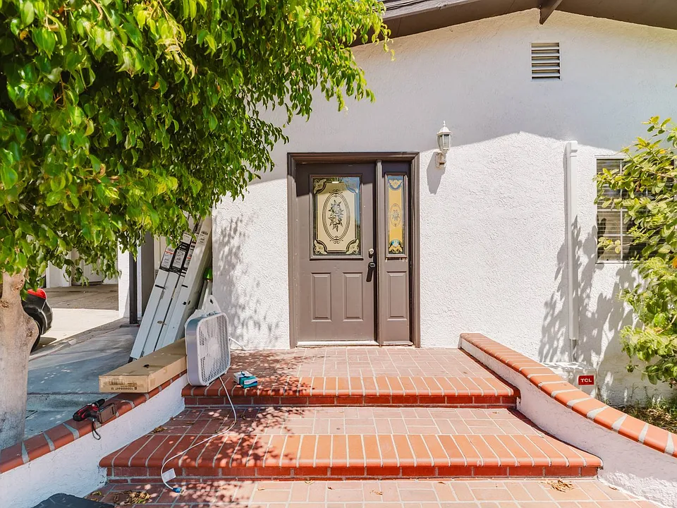13501 Egbert St