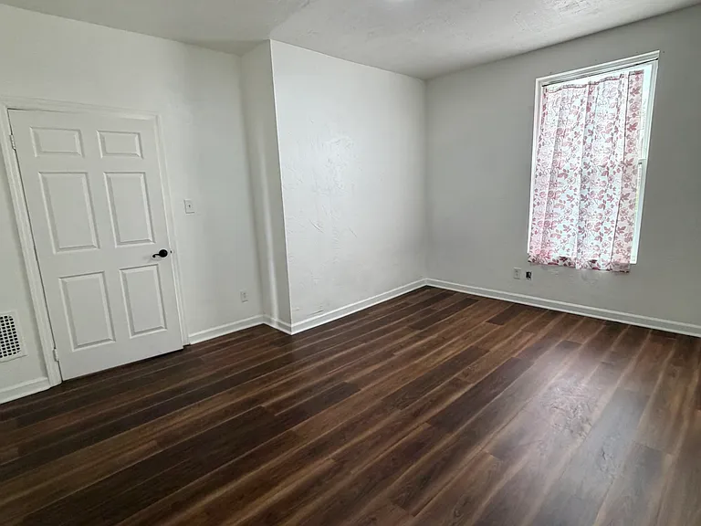 1125 Amanda St #2 — Photo 8