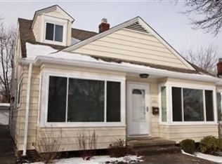 1452 Parkhaven Row, Lakewood, OH 44107