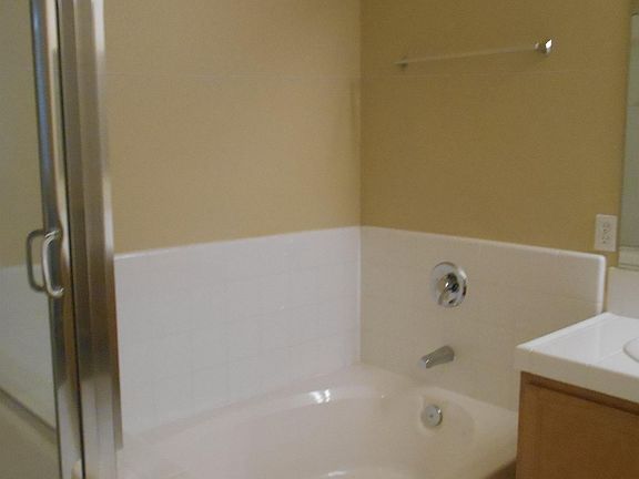 4th image of 2325 Windmill Pkwy #1612-1