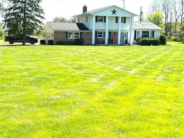 6255 S Byron Rd, Durand, MI 48429