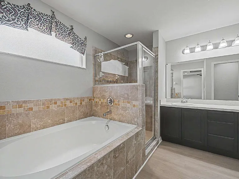 7918 Chestnut View Dr — Photo 14