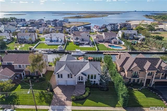 1st image of 25 Anchor Dr