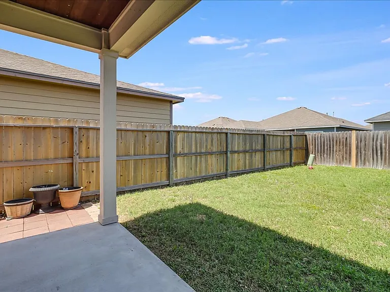 7610 Quartz Dr — Photo 18