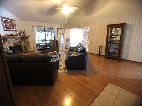 4th image of 201 Donnybrook Dr