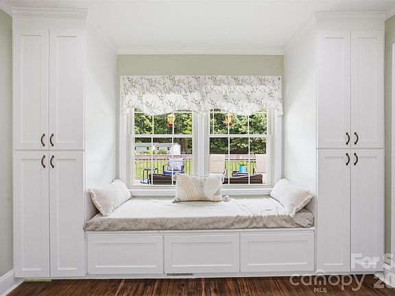 5th image of 502 Ellenwood Dr