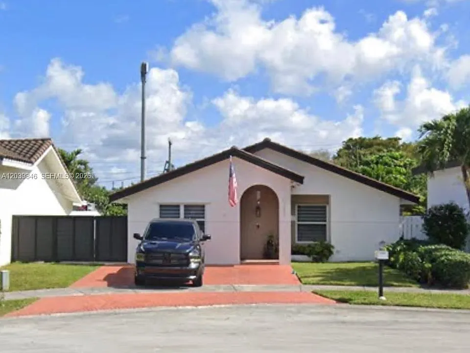 8121 SW 136th Pl