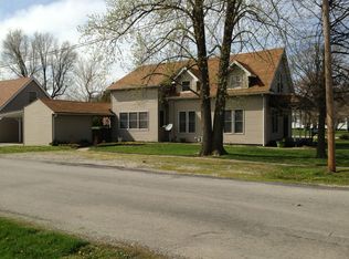 453 S Church St, Virden, IL 62690