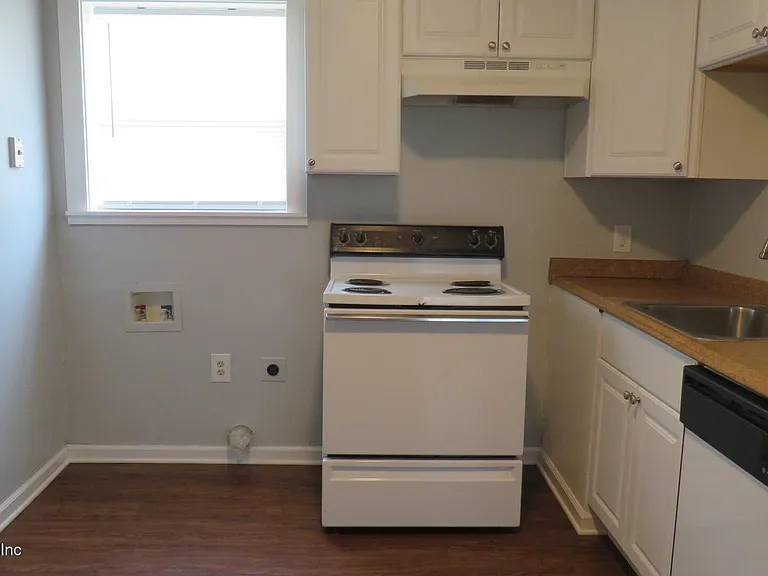 1935 San Marco Blvd #10 — Photo 5
