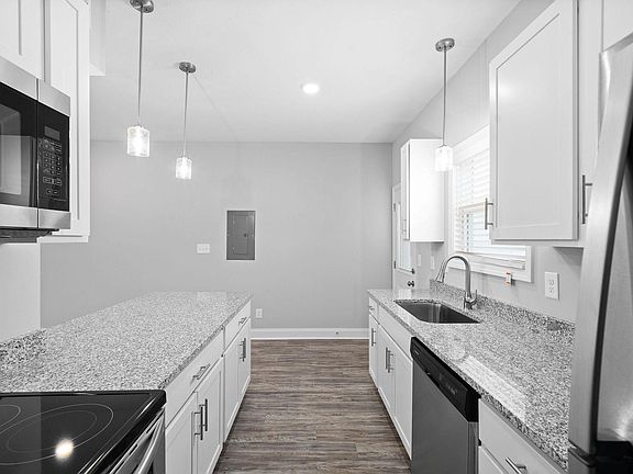 5th image of 827 Professional Park Dr #I