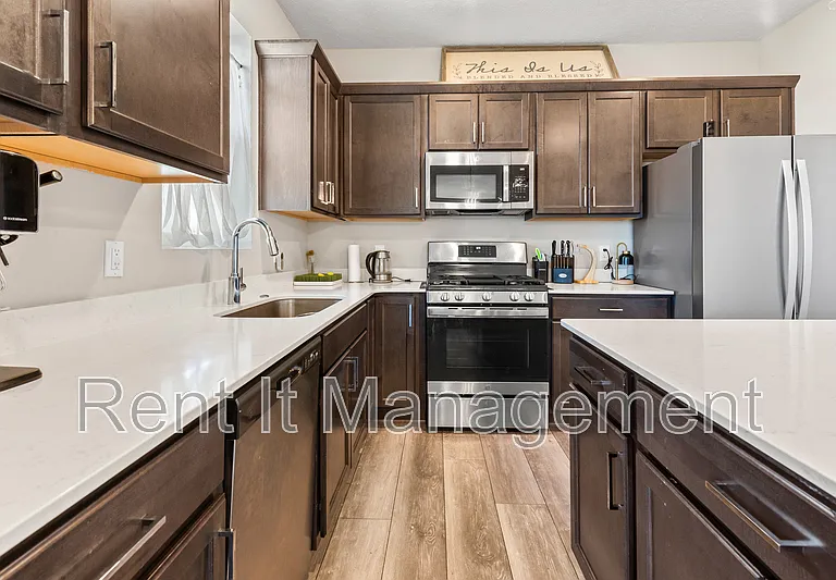 6910 Stony Point Dr — Photo 13