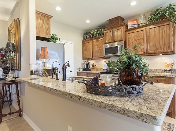 2nd image of 6 Valdarama Dr