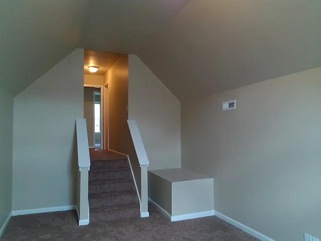 212 Wildgrove Ct — Photo 5