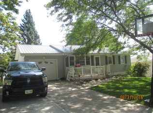 7301 Wood River Dr, Omaha, NE 68157