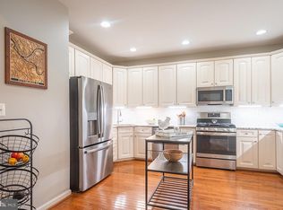 220 W Ridge Ct, Warrenton, VA 20186