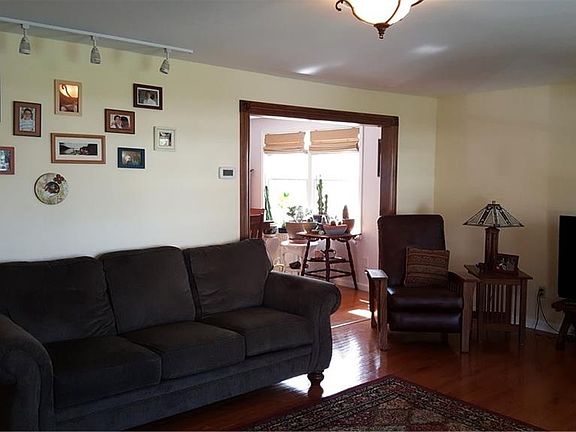 3rd image of 5761 Stonykill Dr